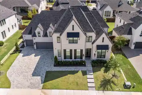 Opulent Design Meets Modern Architectural Brilliance