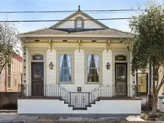 Exquisitely Renovated 120-year-old Victorian