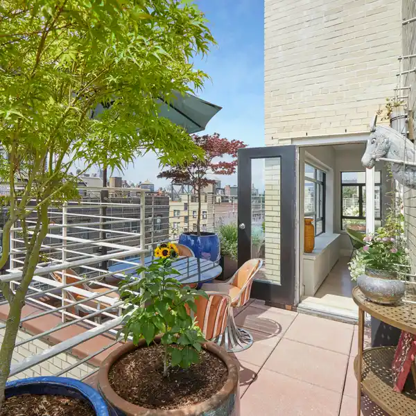 RENTAL PENTHOUSE WITH LARGE TERRACE