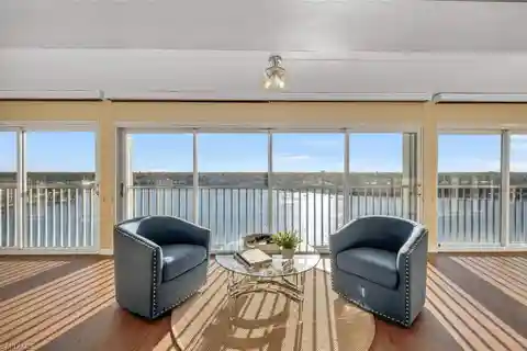 7th-floor Residence in the Miramar