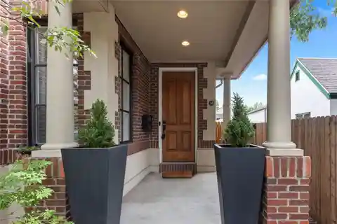 Gorgeous Southern Light-Filled Townhome