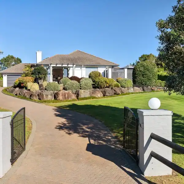 IMMACULATELY PRESENTED BRICK AND TILE RESIDENCE