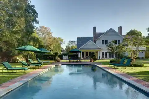 Lovely Private Property with Heated Pool and Manicured Lawn