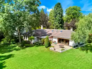 1957 Bungalow-Style Villa on 20 Acres
