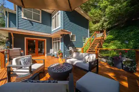 Gorgeous Home on a Huge Private Lot