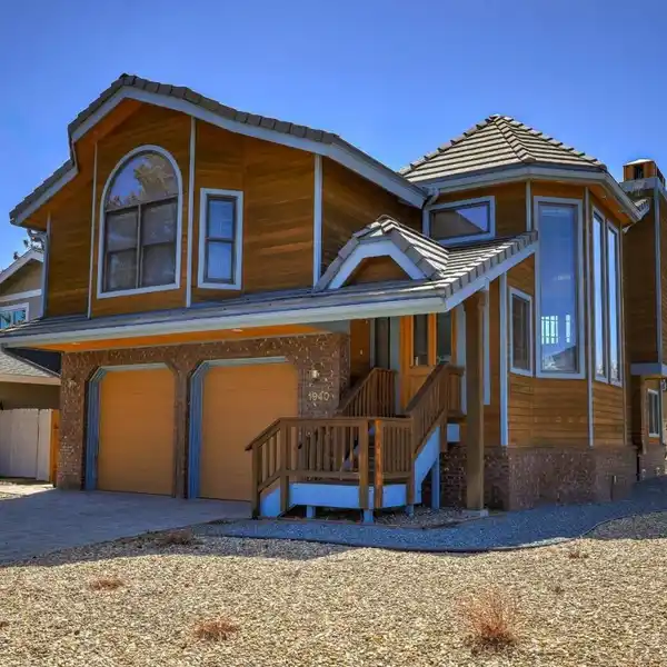 WELL-BUILT AND THOUGHTFULLY DESIGNED HOME