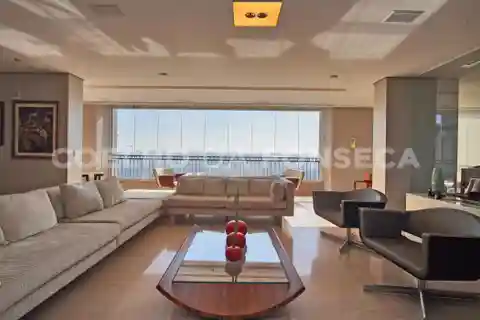 High-Floor Apartment with an Open View