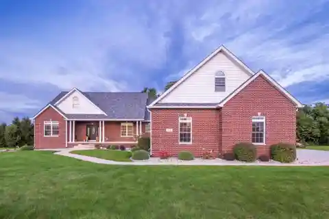 Spacious Carefully Crafted Custom Ranch