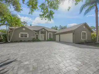 Large Custom-built Home in the Landings