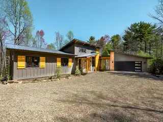 Custom Gem Blending Comfort and Style