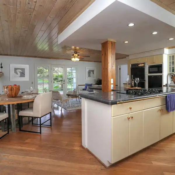 SPECIAL FIND IN COVETED MARINE TERRACE MESA