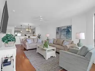 Upgraded Condo in the Summer House