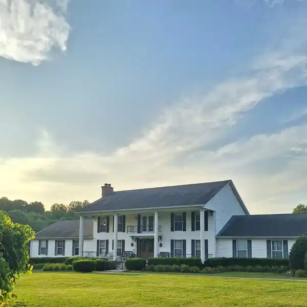 STATELY 13.12-ACRE ESTATE