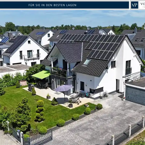 ELEGANT, ENERGY-EFFICIENT LIVING WITH SMART TECHNOLOGY