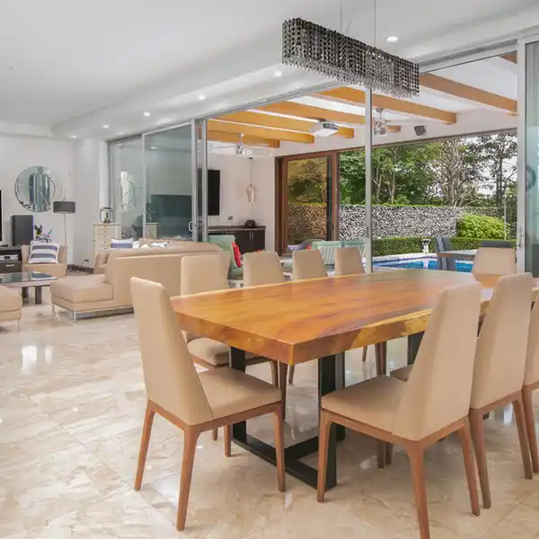 LUSH HOUSE IN VALLE DEL SOL