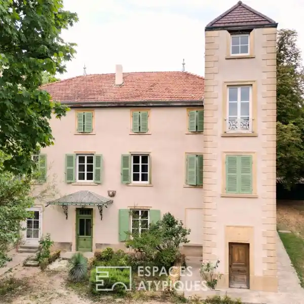 GRAND ESTATE IN TRANQUIL SETTING