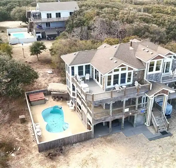 EXQUISITE BEACH LIVING