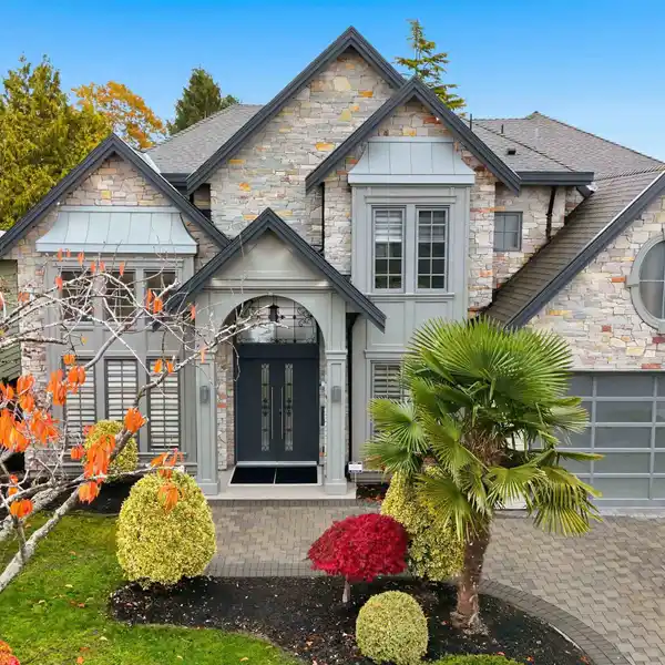 SOPHISTICATED HOME WITH SPA-INSPIRED ELEGANCE