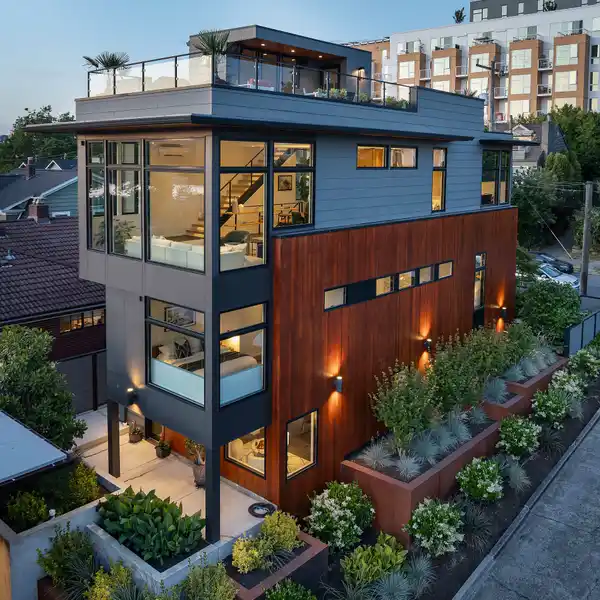 ONE-OF-A-KIND CUSTOM URBAN REMODEL