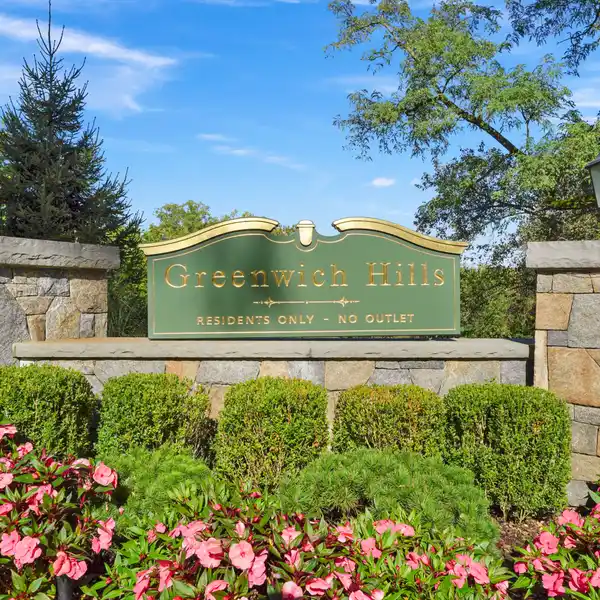 STUNNINGLY BRIGHT AND OPEN TOWNHOUSE