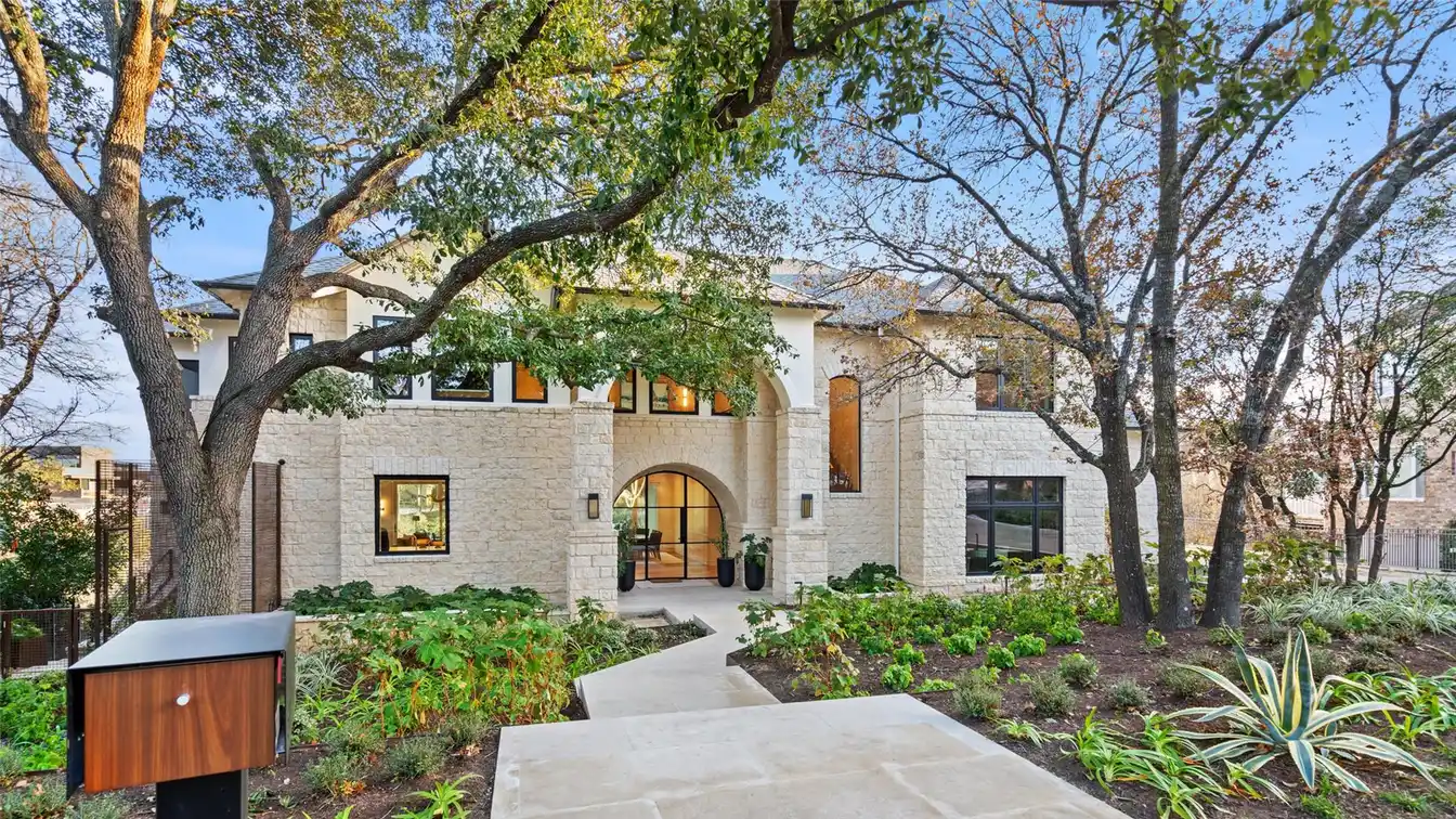 Gorgeous New Turnkey Home