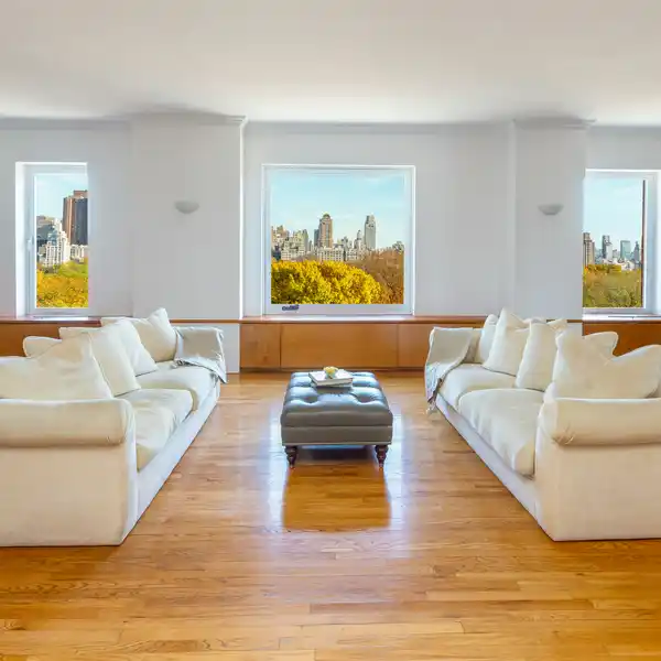 PICTURE WINDOWS ON THE PARK