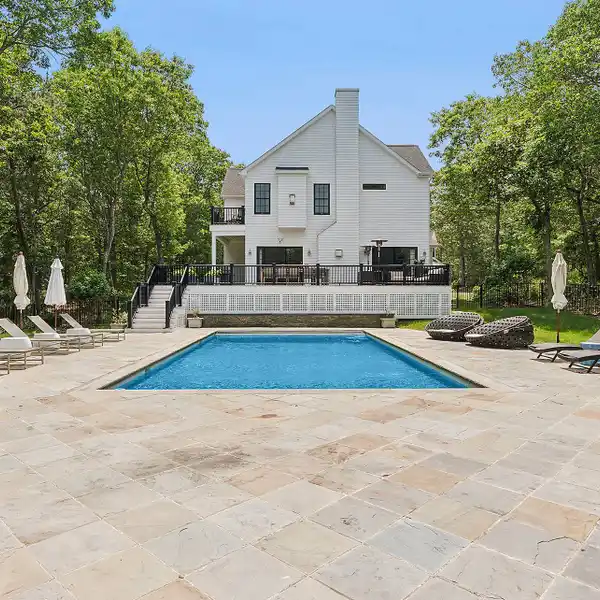 WONDERFUL HAMPTONS COMPOUND RENTAL