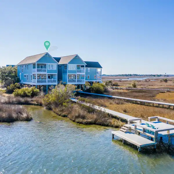 STUNNING SOUND SIDE WATERFRONT TOWNHOME