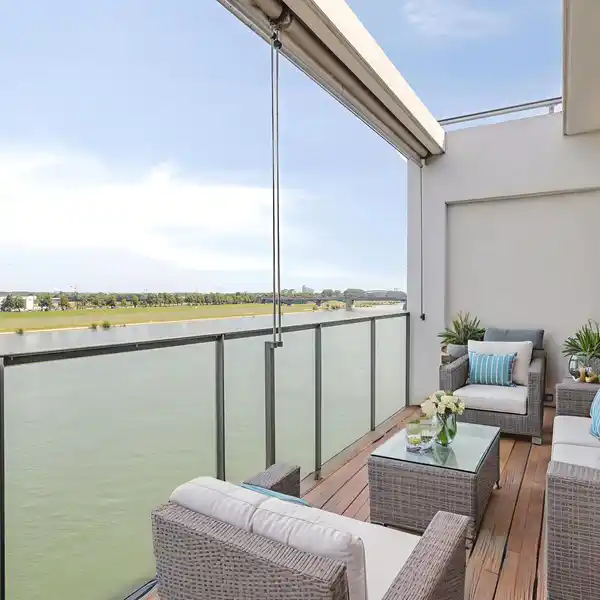 PENTHOUSE DREAM IN THE RHEINAUHAFEN