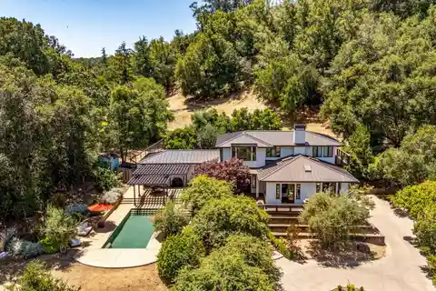 Exquisite Luxury Estate in a Countryside Setting