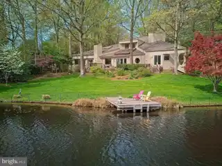 Custom Contemporary on Lake Newport