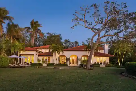 Timeless Elegance and Tropical Charm