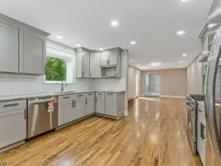 Renovated Comfort with Seamless Indoor-Outdoor Flow