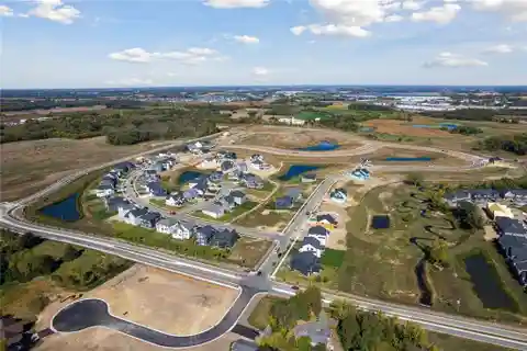 Beautiful New Construction in Desirable Evanswood