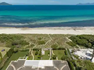 Fabulous Property with Garden and Direct Beach Access
