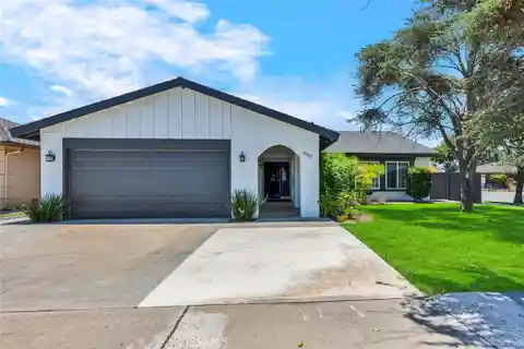 Model-Perfect Single-Level Meadow Home