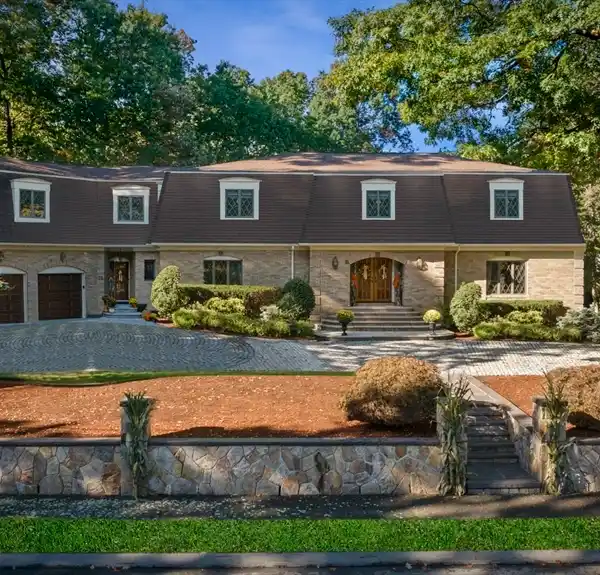 TIMELESS ELEGANCE WITH MODERN UPDATES