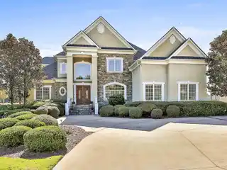 Tuscan-Inspired Gourmet Kitchen for Culinary Excellence