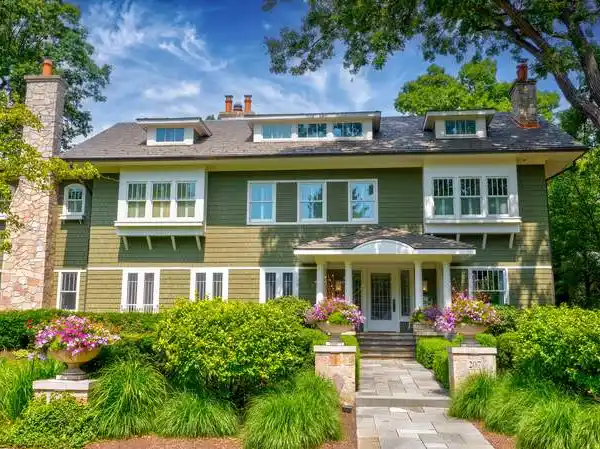 INCREDIBLE EAST KENILWORTH COMPOUND