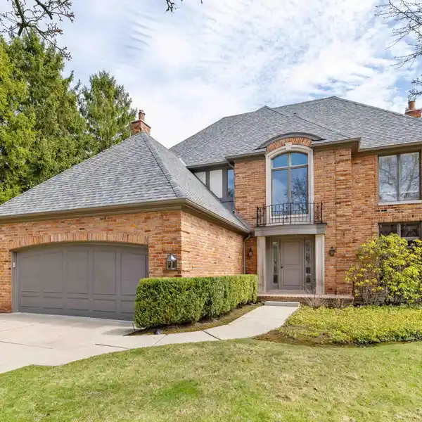 RARE LAKEFRONT CONDOMINIUM