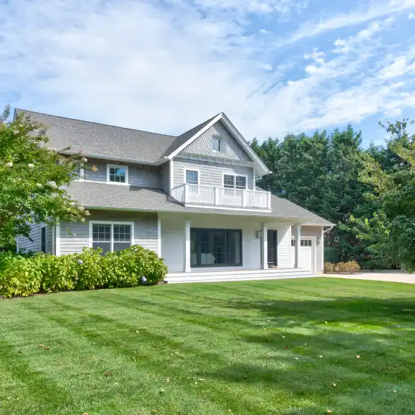 FOUR BEDROOM HOME WITH CHIC AMENITIES AND HEATED POOL