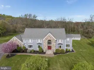 Elegant Colonial on Private 2.33-acre Cul-de-sac