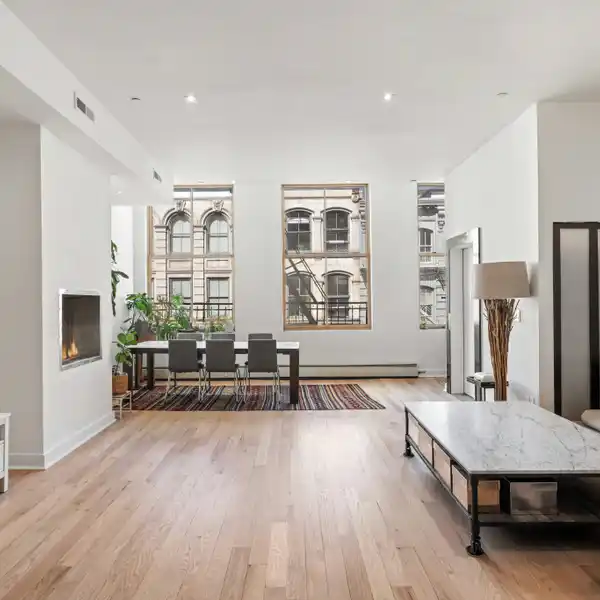 STYLISH RENOVATED SOHO LOFT