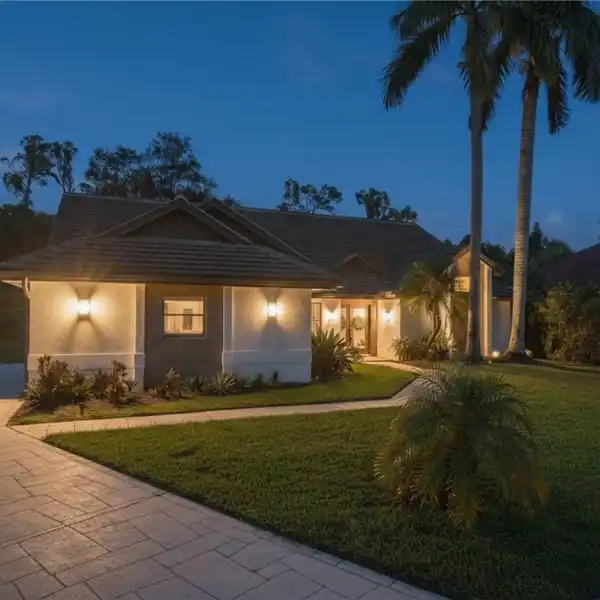 WONDERFULLY REMODELED HAWKSRIDGE POOL HOME