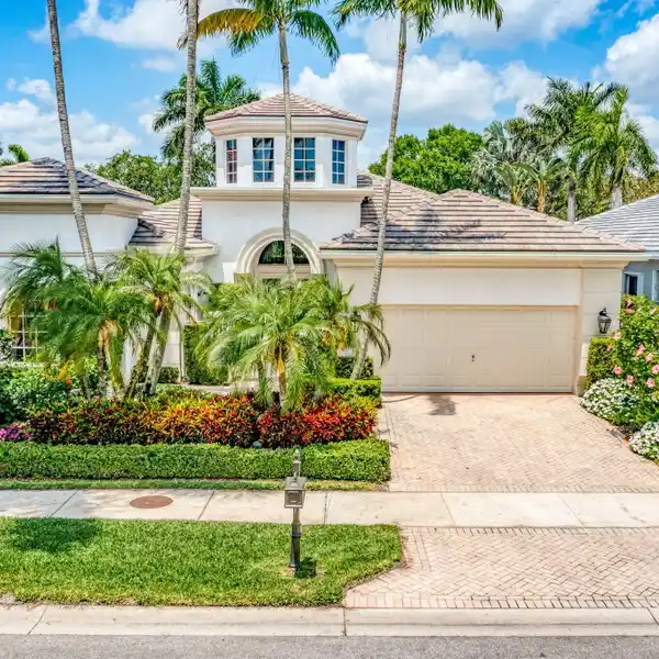 STUNNING RESIDENCE IN VIA PARADISO