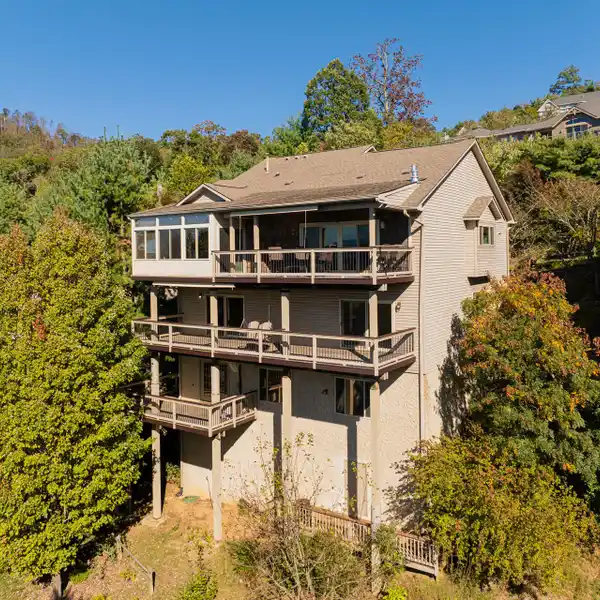 METICULOUSLY MAINTAINED WITH BREATHTAKING LONG-RANGE VIEWS