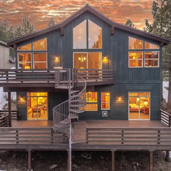 RARE MOUNTAIN DREAM HOME