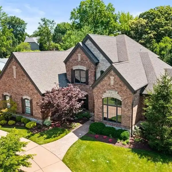 SPECTACULAR CUSTOM-BUILT HOME