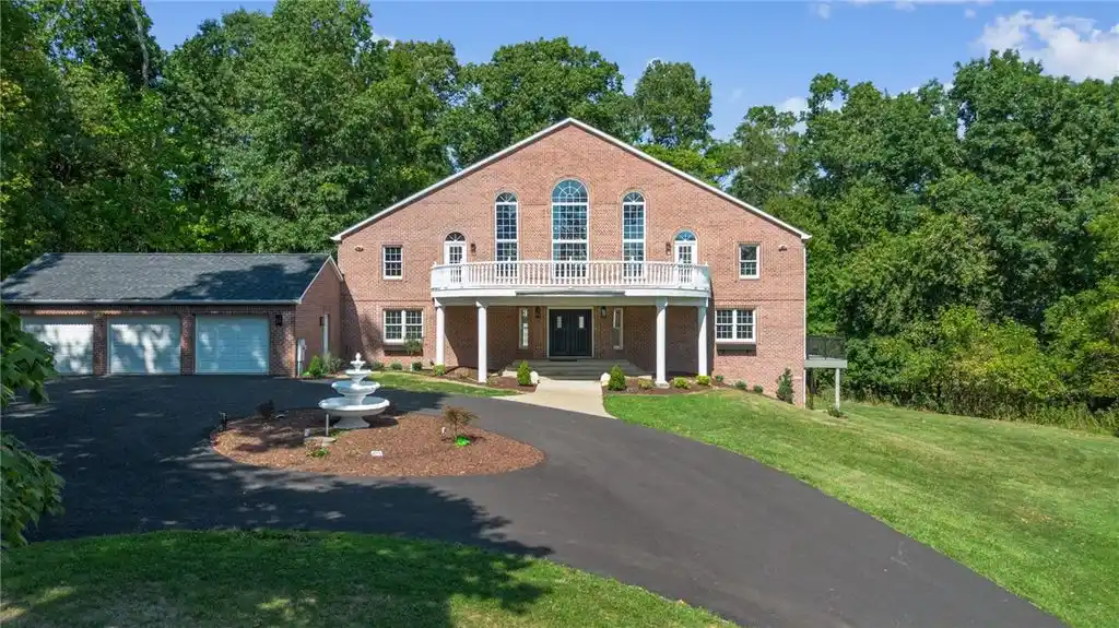 Newly Remodeled Private Luxury Estate