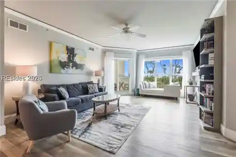 Renovated Condo at Hampton Place
